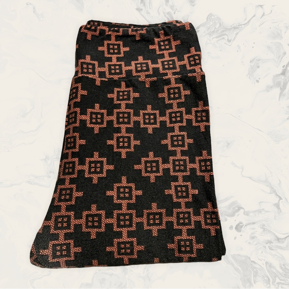 OS LuLaRoe Leggings - Astec Print - One Size 0-12